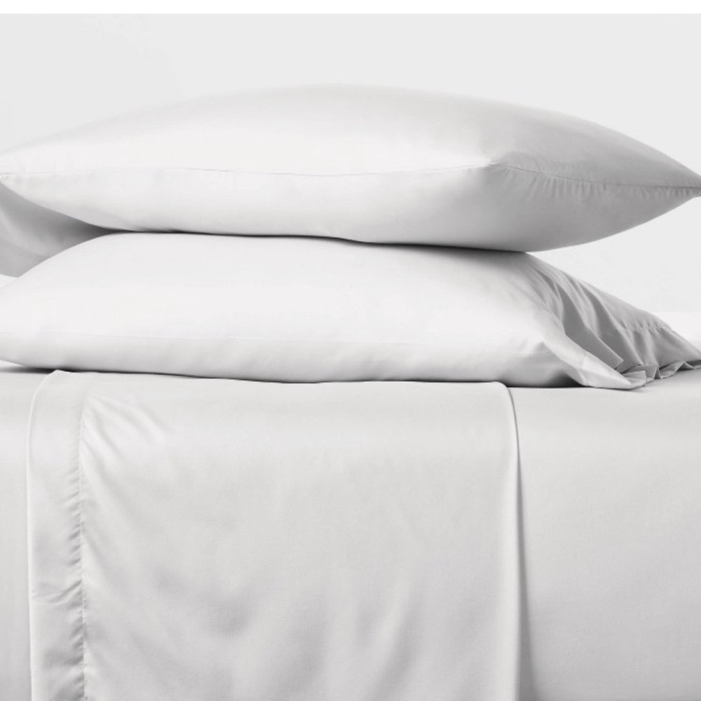 🩷Full Sized Sheet Set Grey and White Stripe from Room Essentials